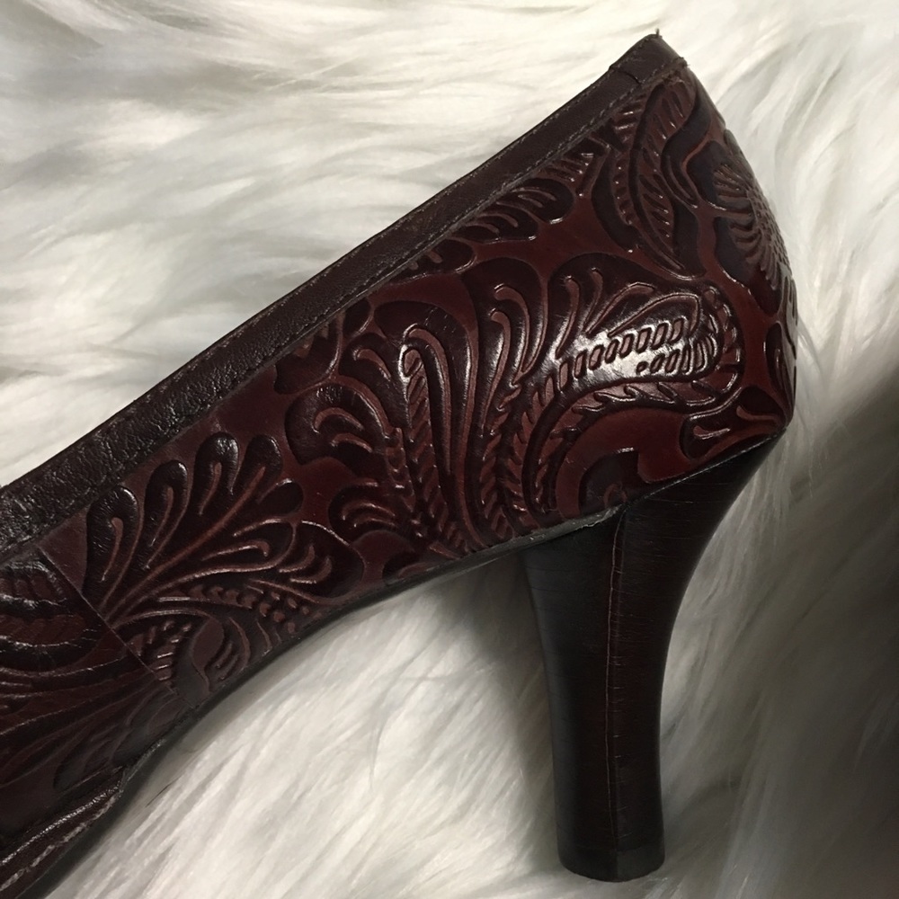 Nurture Leather Embossed Heels 👠 - Picture 4 of 8